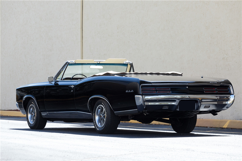 1967 PONTIAC GTO CONVERTIBLE - Rear 3/4 - 230143