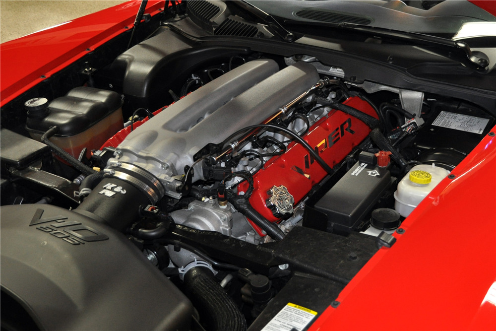 2004 DODGE VIPER SRT/10 CONVERTIBLE - Engine - 230190