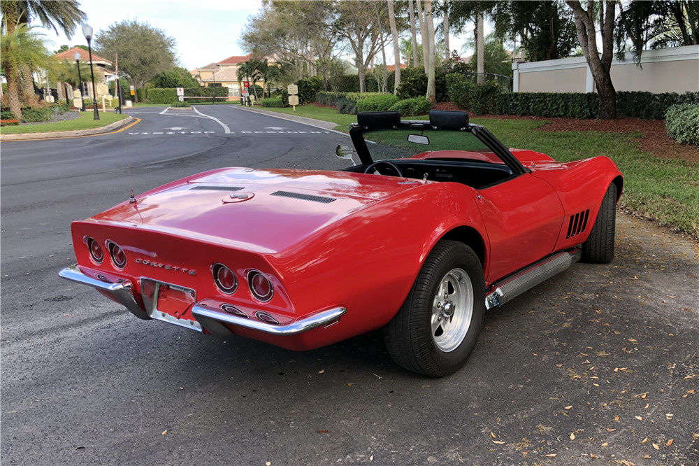 1968 CHEVROLET CORVETTE CUSTOM CONVERTIBLE - Rear 3/4 - 230261