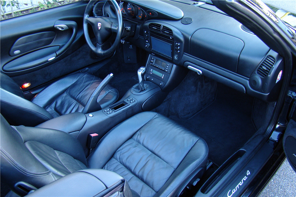 2002 PORSCHE 911 CARRERA 4 CONVERTIBLE - Interior - 230299