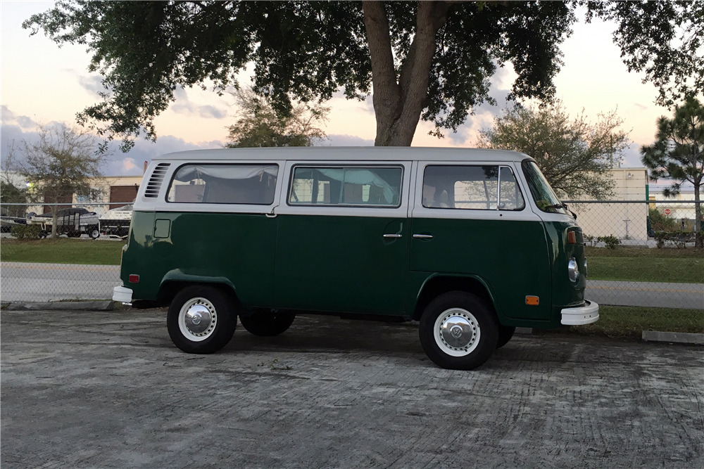 1973 VOLKSWAGEN TRANSPORTER BUS - Side Profile - 230320