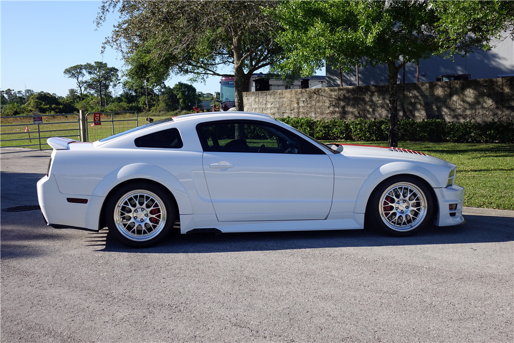 2006 FORD MUSTANG GT-R CUSTOM COUPE - Side Profile - 230349