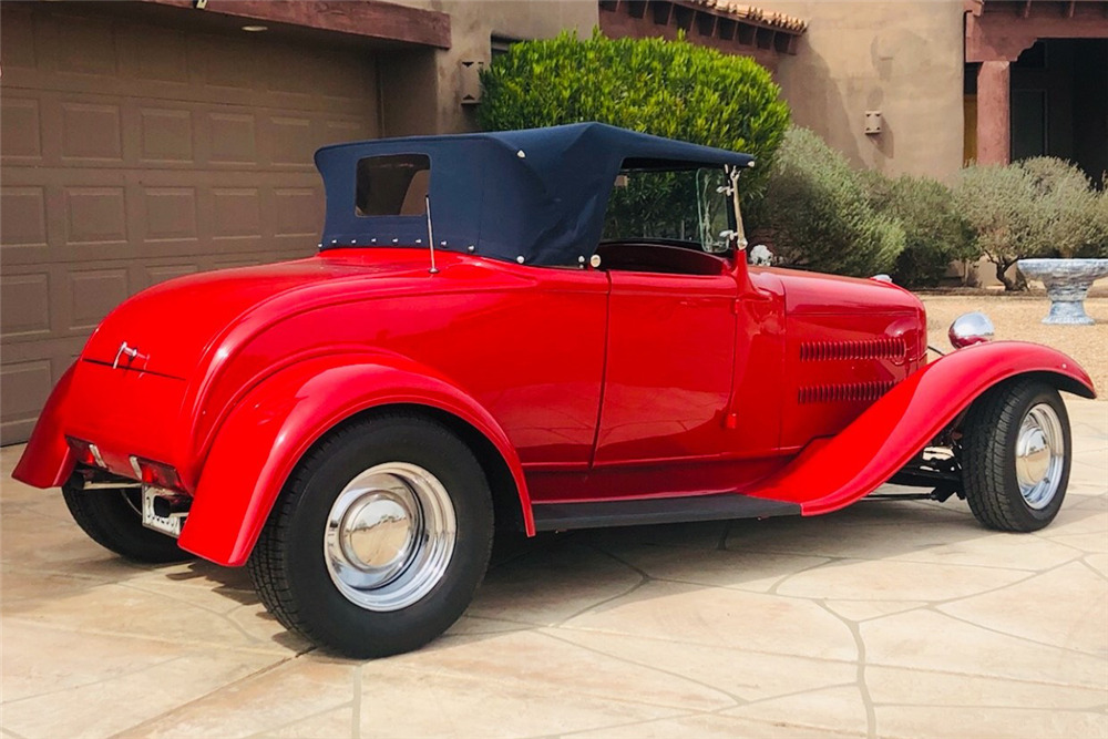 1931 FORD CUSTOM ROADSTER - Rear 3/4 - 230351