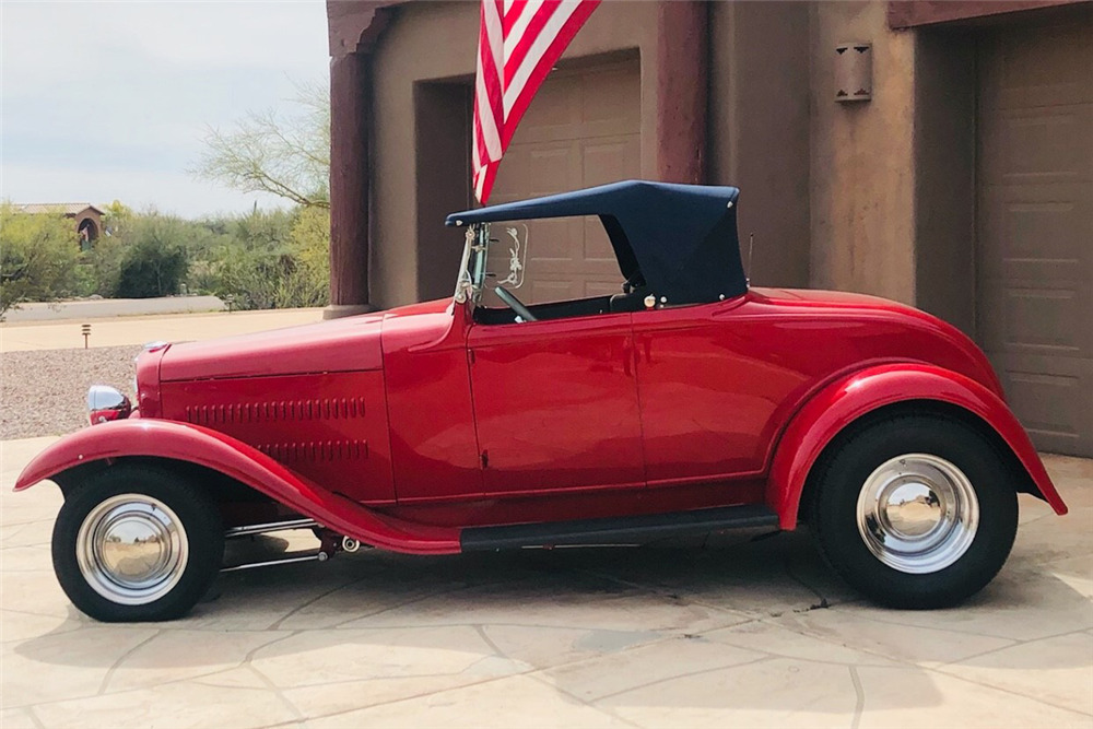 1931 FORD CUSTOM ROADSTER - Side Profile - 230351