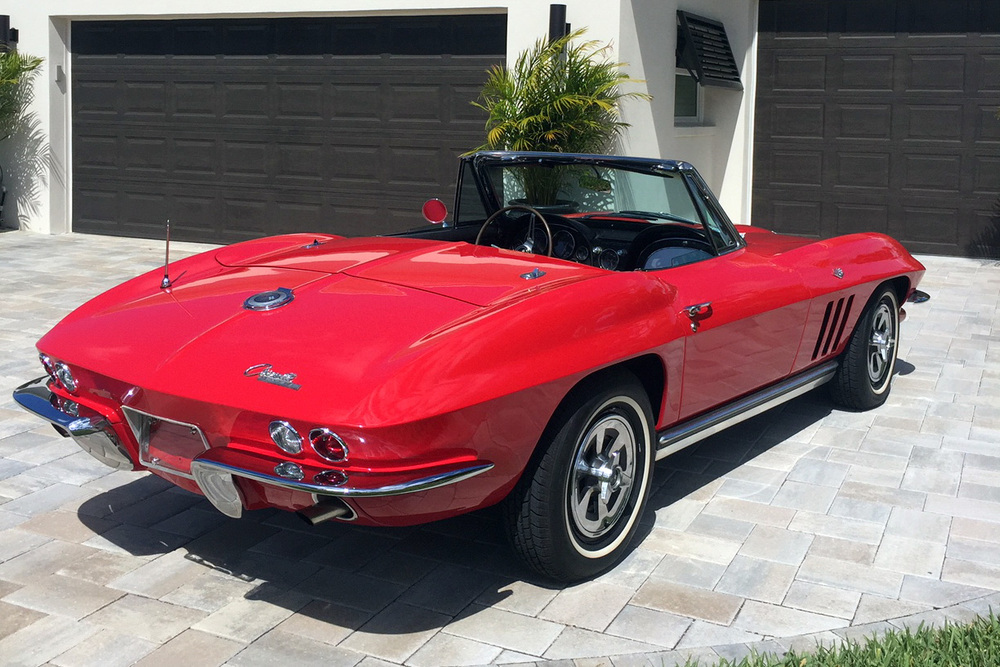 1965 CHEVROLET CORVETTE CONVERTIBLE - Rear 3/4 - 230384