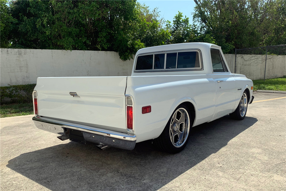 1970 CHEVROLET C10 CUSTOM PICKUP - Rear 3/4 - 230495