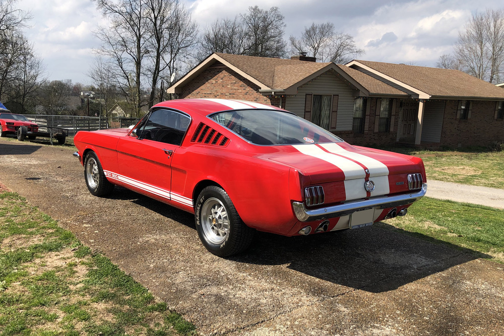 1965 FORD MUSTANG CUSTOM FASTBACK - Rear 3/4 - 230588