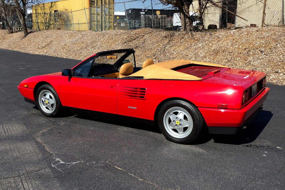 19 Ferrari Mondial T Cabriolet