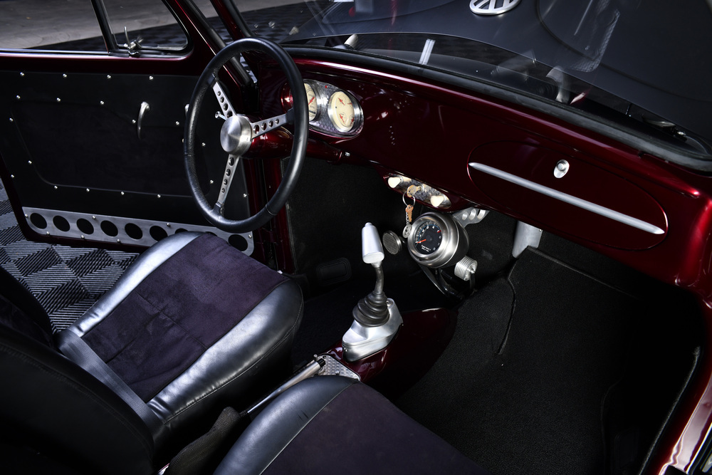 1960 VOLKSWAGEN BEETLE CUSTOM SEDAN - Interior - 231104