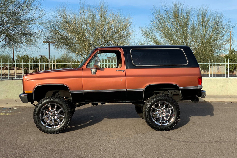 1983 GMC JIMMY CUSTOM - Side Profile - 231164