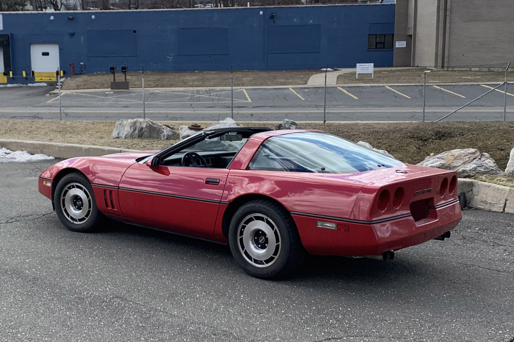 1984 CHEVROLET CORVETTE - Rear 3/4 - 231212