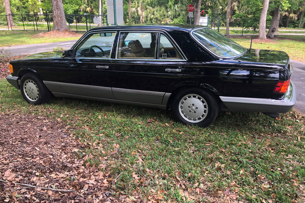 1988 MERCEDES-BENZ 560SEL SEDAN - Side Profile - 231244