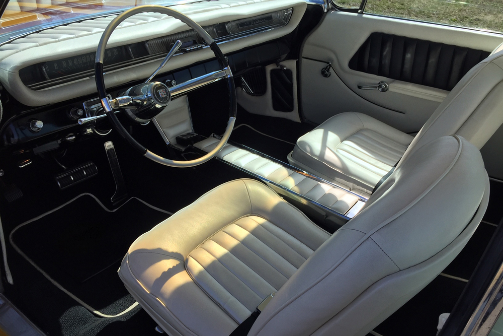 1961 PONTIAC VENTURA CUSTOM BUBBLE TOP - Interior - 231401