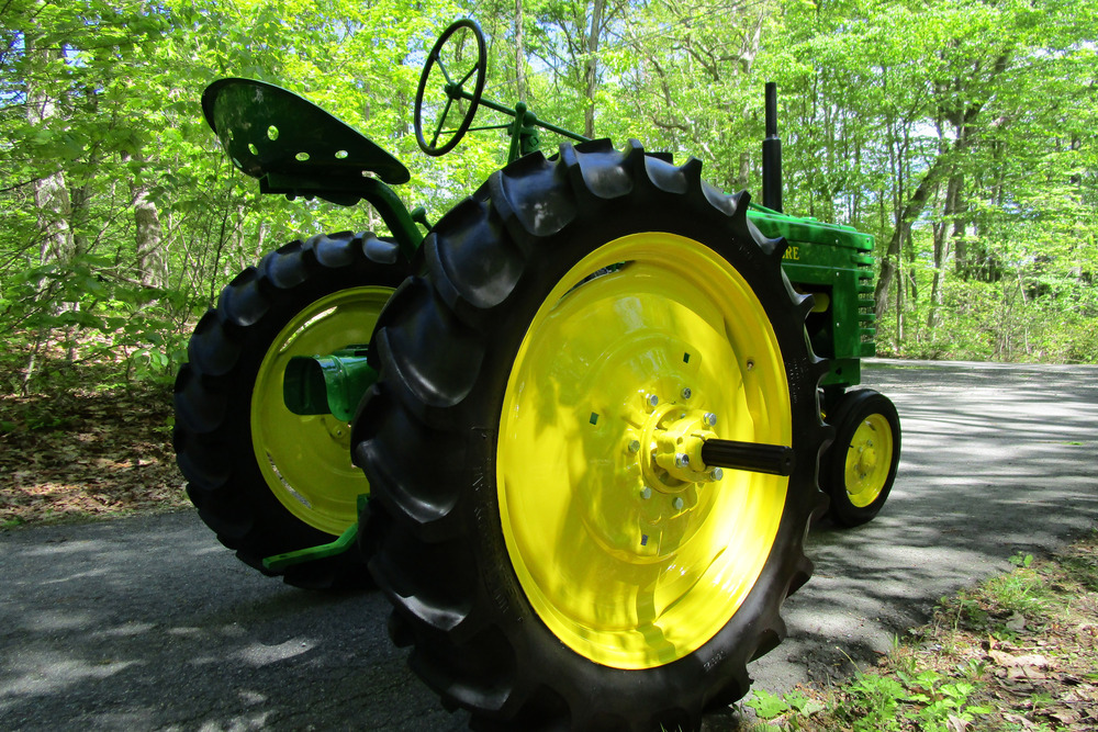 1945 JOHN DEERE H ROW CROP TRACTOR - Rear 3/4 - 231833