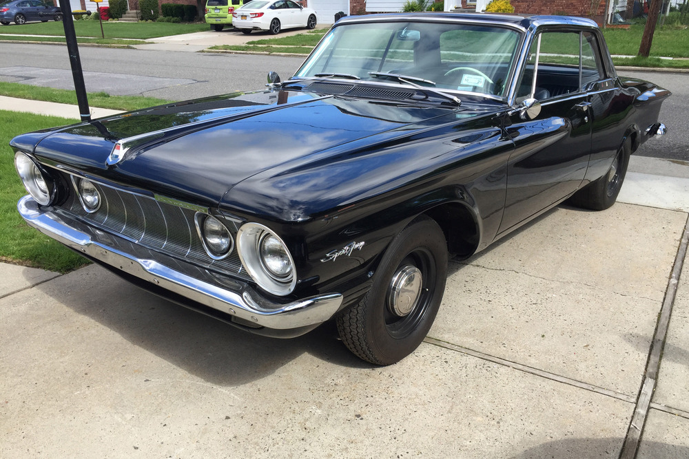 1962 PLYMOUTH SPORT FURY - Front 3/4 - 232053