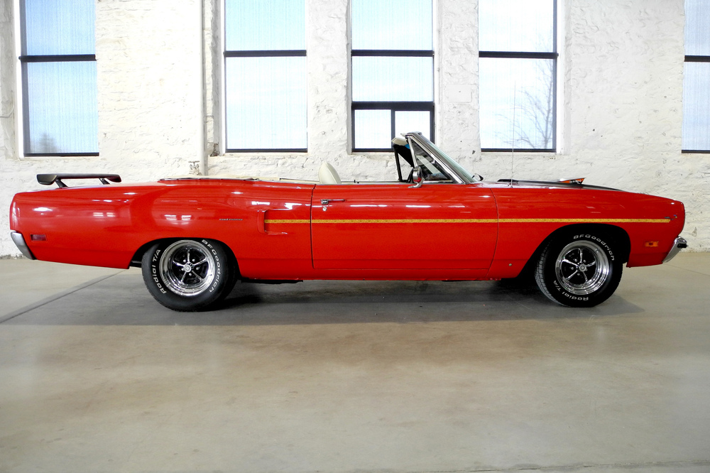 1970 PLYMOUTH ROAD RUNNER CONVERTIBLE - Side Profile - 232245