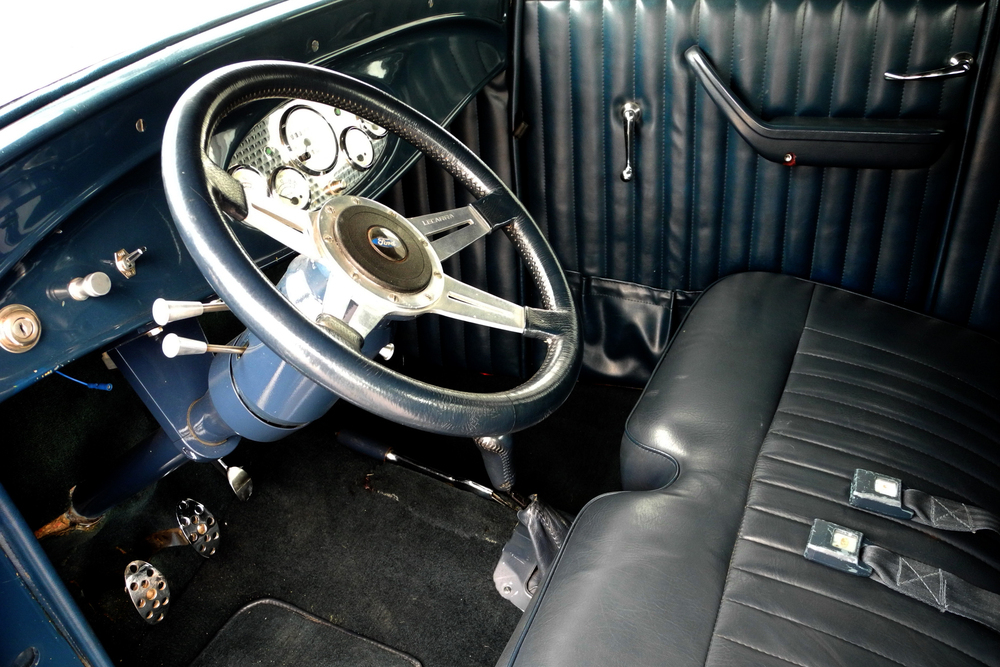 1932 FORD 5-WINDOW CUSTOM COUPE - Interior - 232251