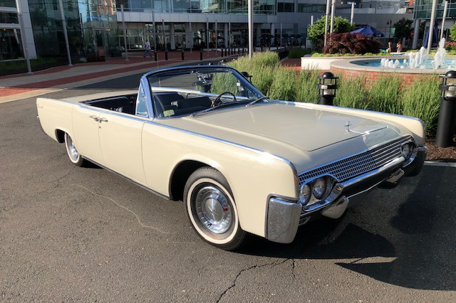 Lincoln continental 4