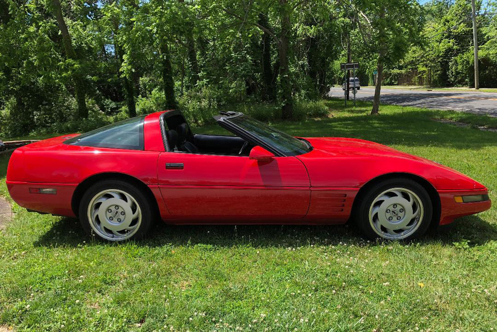 1992 CHEVROLET CORVETTE LT1 - Side Profile - 232909