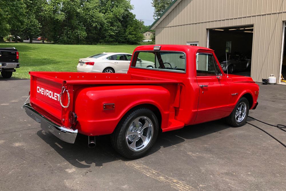 1970 CHEVROLET C10 CUSTOM PICKUP - Rear 3/4 - 233035