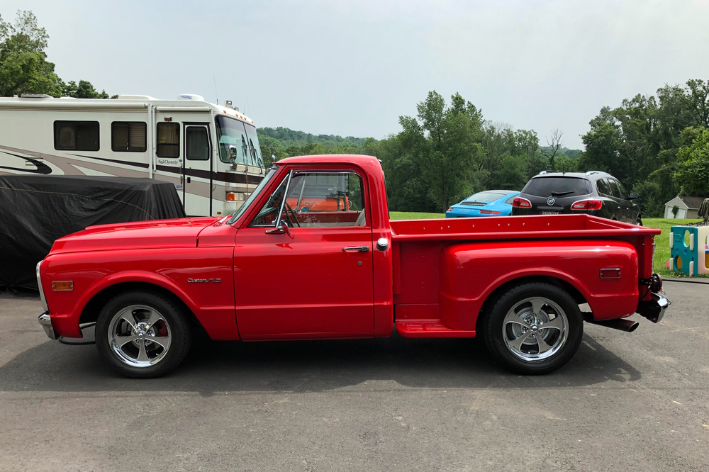1970 CHEVROLET C10 CUSTOM PICKUP - Side Profile - 233035