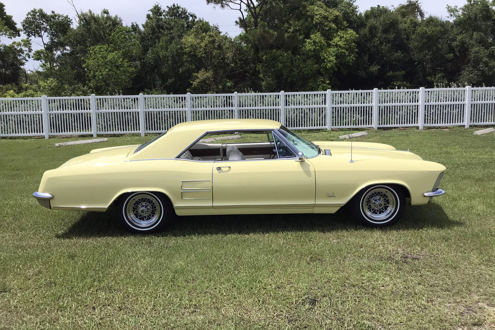 1964 BUICK RIVIERA  - Side Profile - 233081