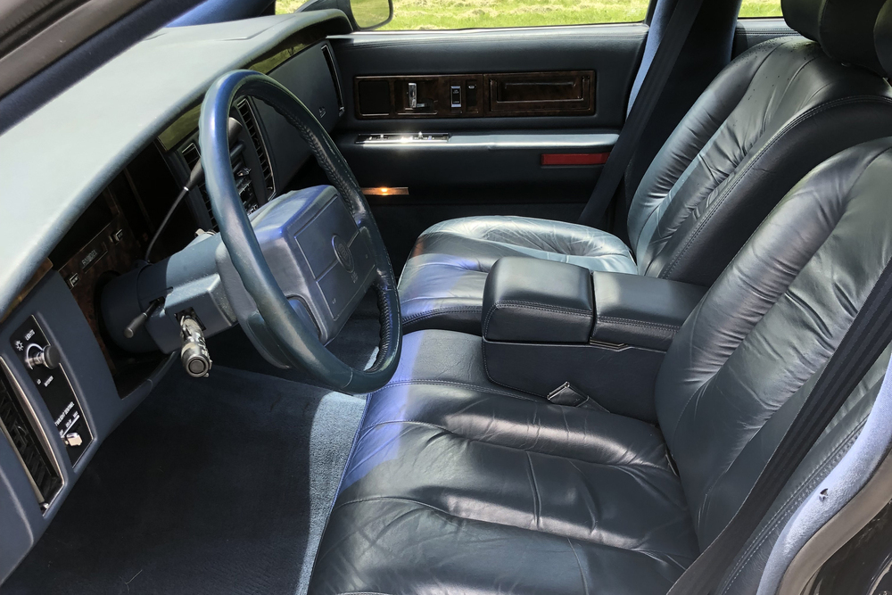 1993 CADILLAC FLEETWOOD BROUGHAM - Interior - 233084