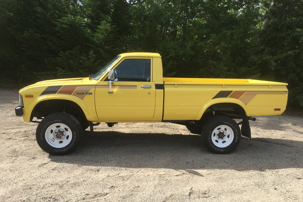 1981 TOYOTA SR5 PICKUP - Side Profile - 233134