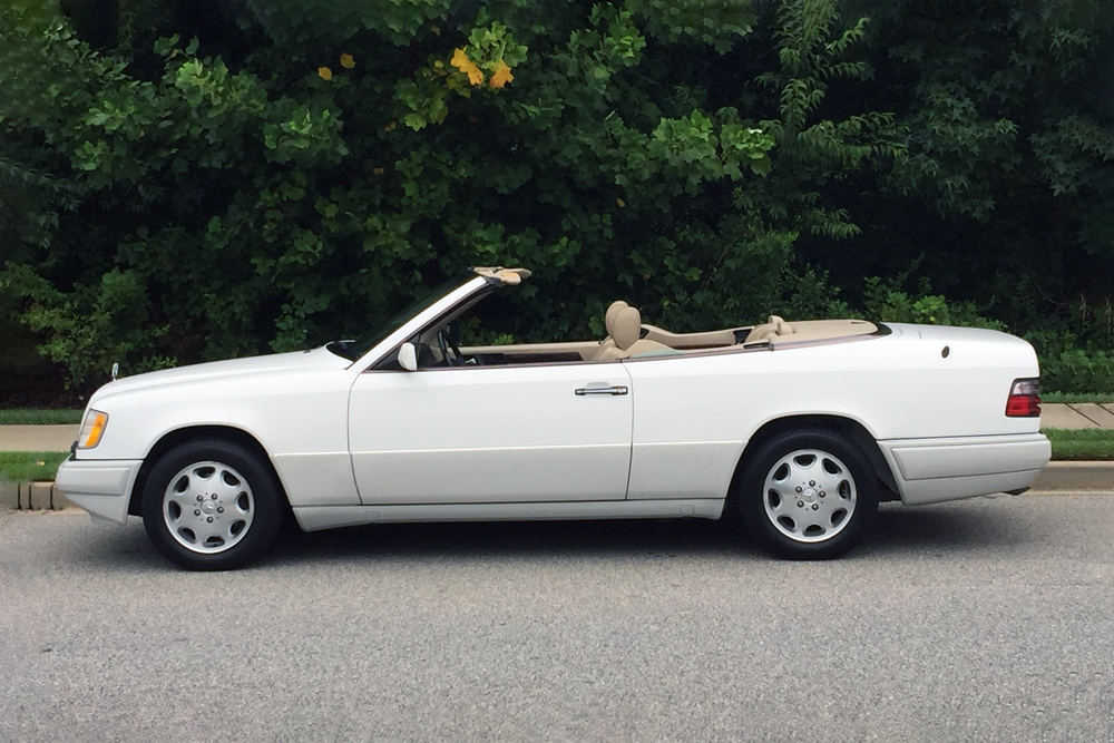 1995 MERCEDES-BENZ E320 CABRIOLET - Side Profile - 234167