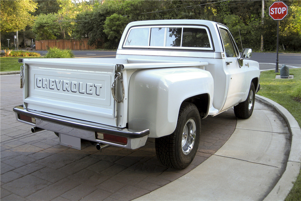 1979 CHEVROLET C10 CUSTOM DELUXE PICKUP - Rear 3/4 - 234228