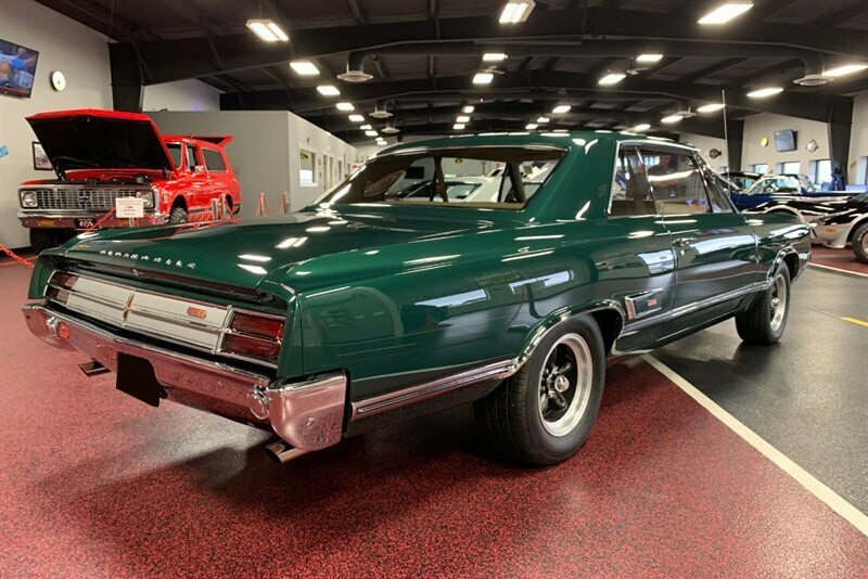 1965 OLDSMOBILE CUTLASS 442 CUSTOM HARDTOP - Rear 3/4 - 234299