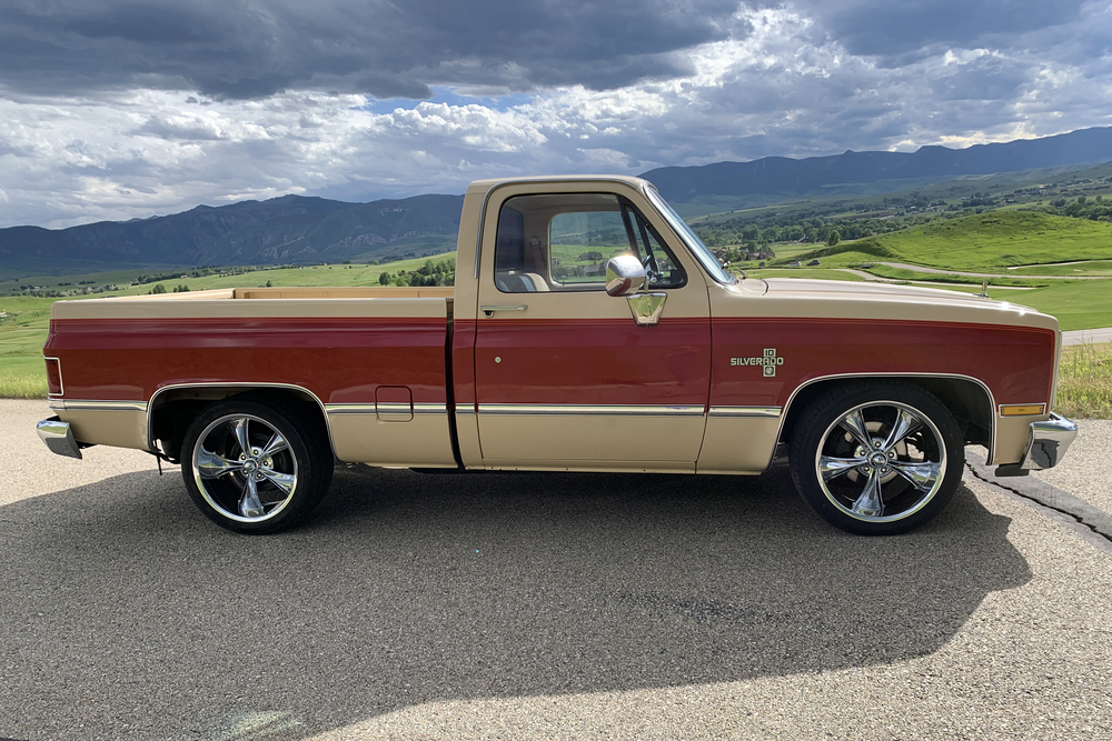 1984 CHEVROLET C10 SILVERADO CUSTOM PICKUP - Side Profile - 234300