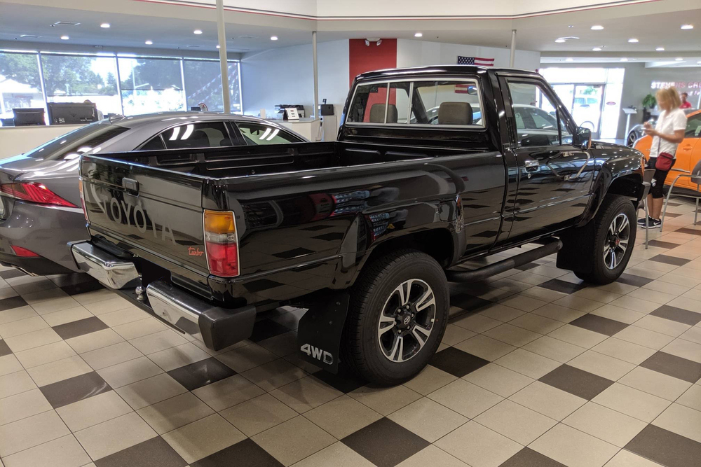 1986 TOYOTA SR5 PICKUP - Rear 3/4 - 234691