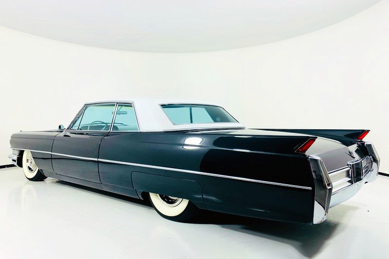 1964 CADILLAC COUPE DE VILLE CUSTOM HARDTOP - Rear 3/4 - 235160