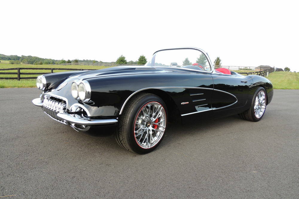 1958 CHEVROLET CORVETTE CUSTOM CONVERTIBLE - Front 3/4 - 235250