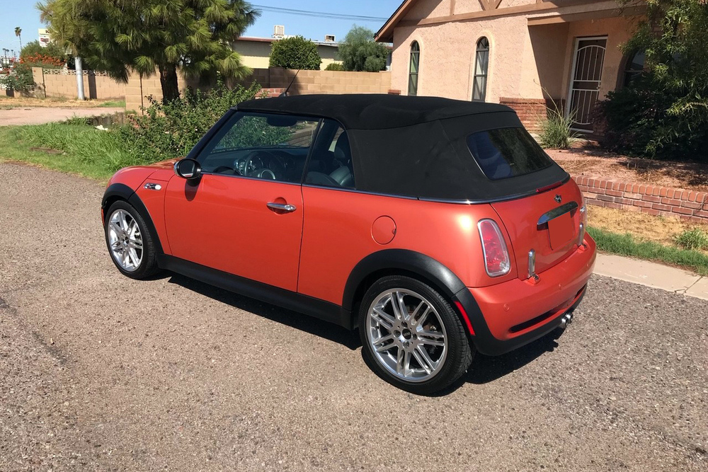 2005 MINI COOPER CONVERTIBLE - Rear 3/4 - 235285