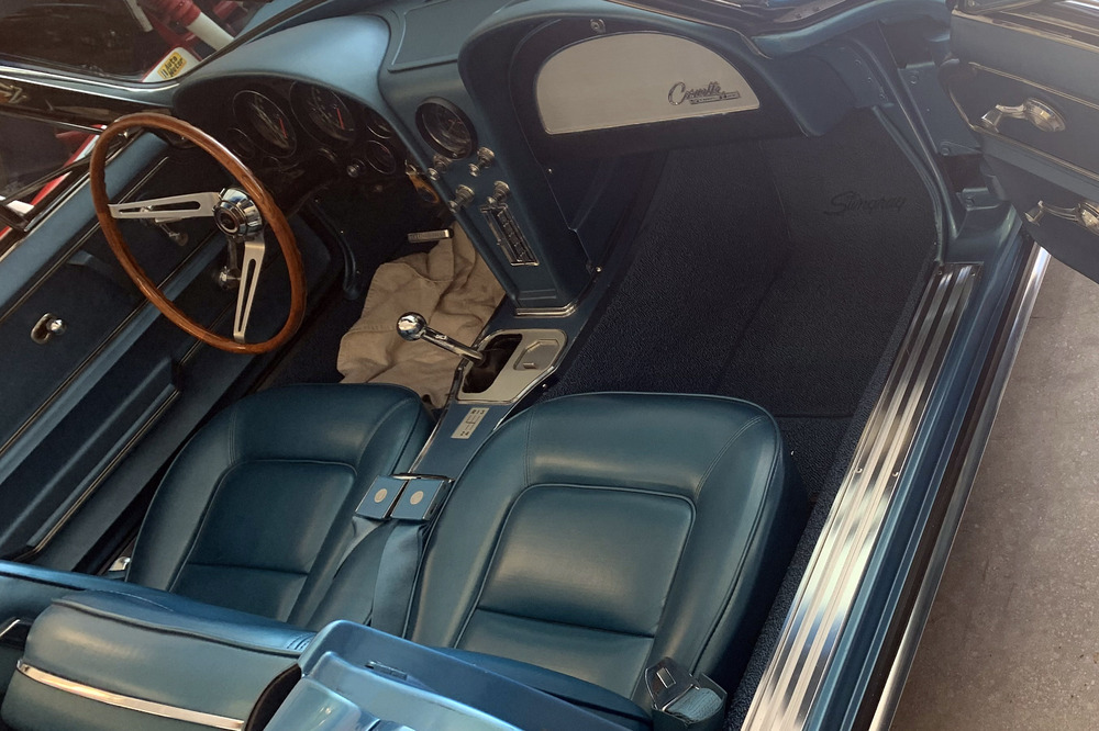 1965 CHEVROLET CORVETTE 327/300 CONVERTIBLE - Interior - 235694