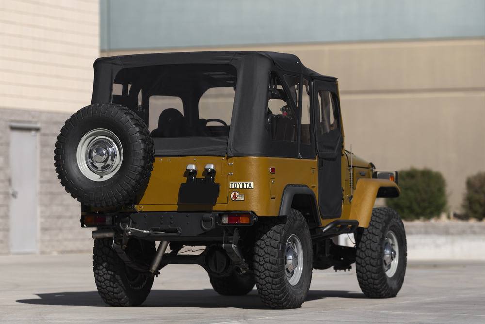 1976 TOYOTA LAND CRUISER FJ40 - Rear 3/4 - 235733