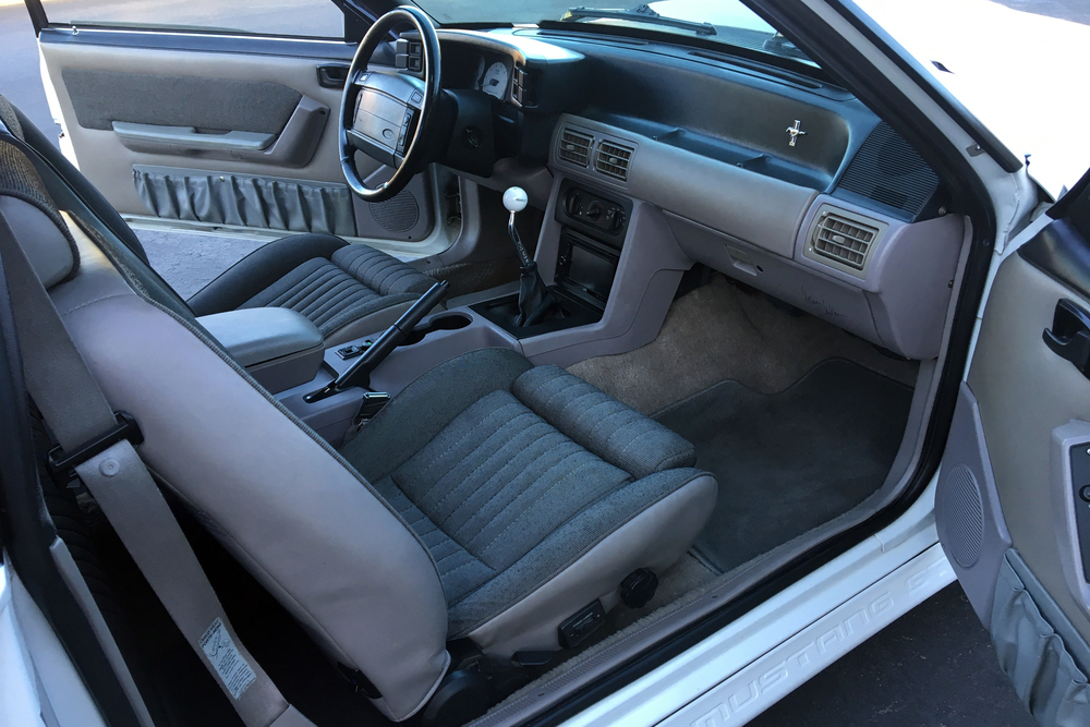 1990 FORD MUSTANG GT  - Interior - 235781