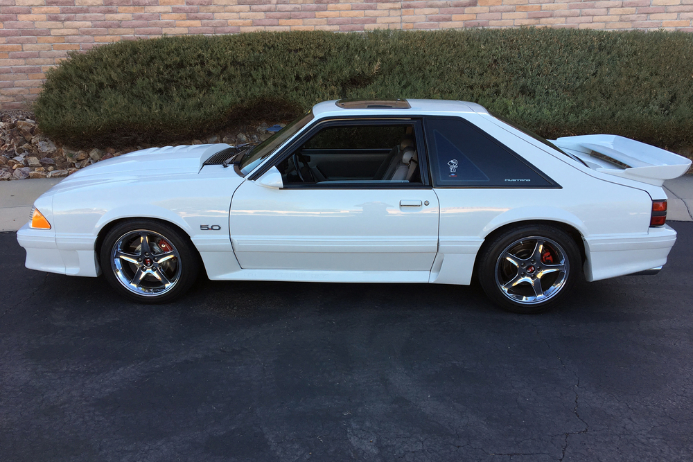 1990 FORD MUSTANG GT  - Side Profile - 235781