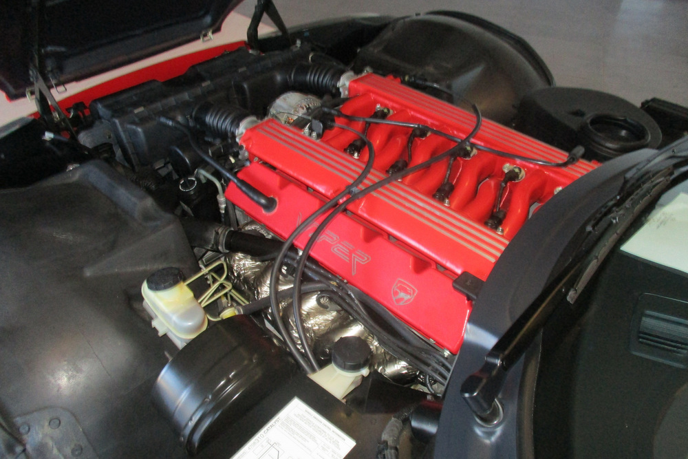 1992 DODGE VIPER RT/10 ROADSTER - Engine - 235911