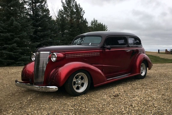 1938 CHEVROLET MASTER DELUXE CUSTOM SEDAN - Front 3/4 - 235921