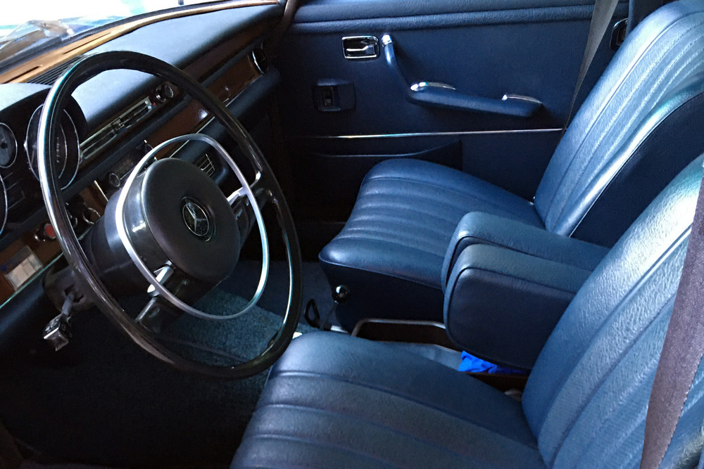 1969 MERCEDES-BENZ 280S - Interior - 236154