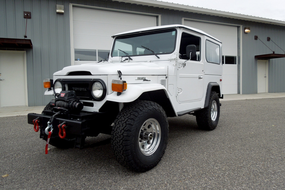 1977 TOYOTA LAND CRUISER FJ40 CUSTOM SUV
