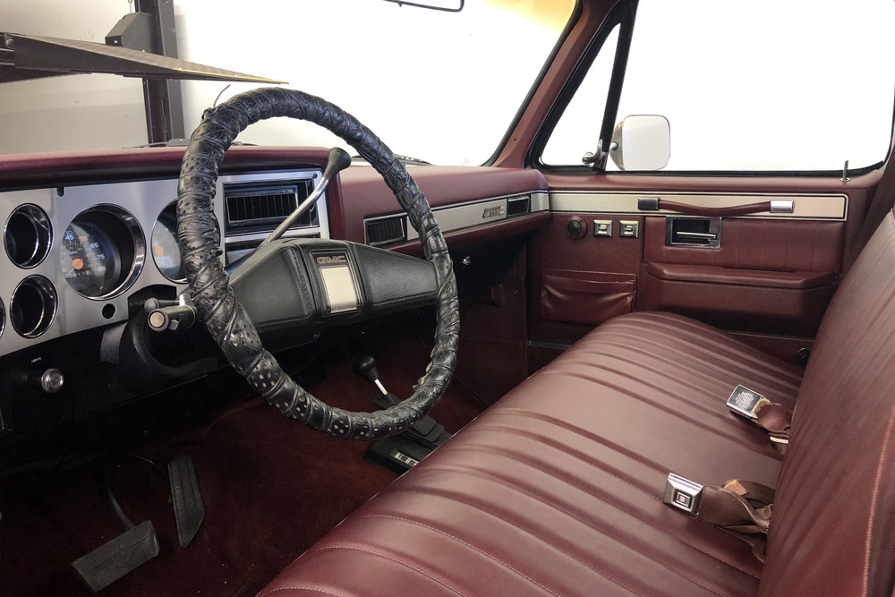 1985 GMC K10 SIERRA - Interior - 236231