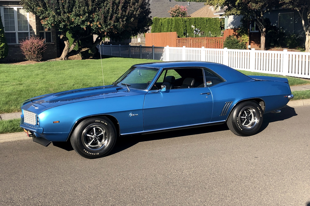 1969 CHEVROLET CAMARO RS/SS - Front 3/4 - 236232