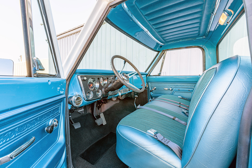 1972 CHEVROLET CHEYENNE K10 CUSTOM PICKUP - Interior - 236288