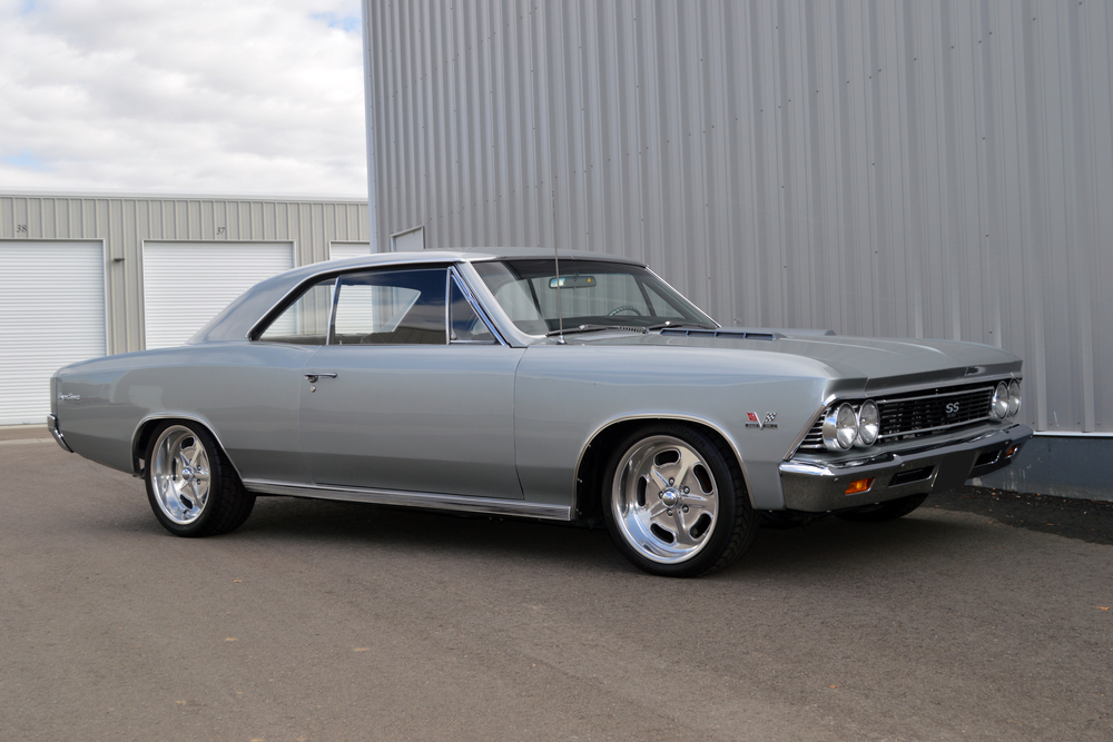 1966 CHEVROLET CHEVELLE SS 396 - Front 3/4 - 236664