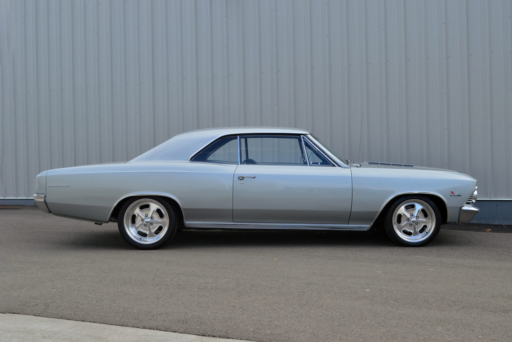 1966 CHEVROLET CHEVELLE SS 396 - Side Profile - 236664