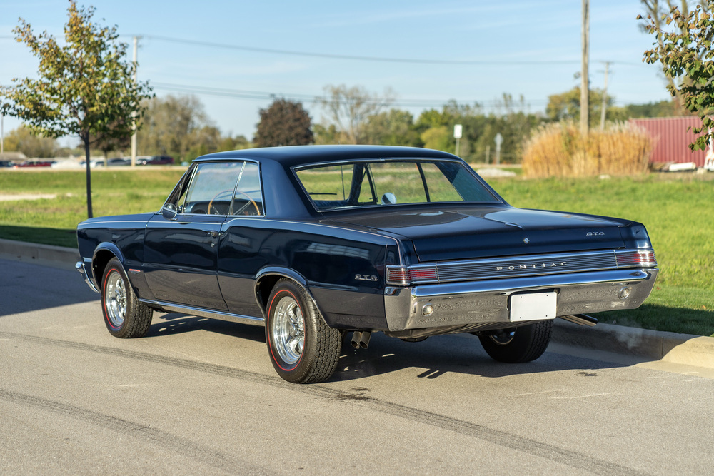 1965 PONTIAC GTO - Rear 3/4 - 236729